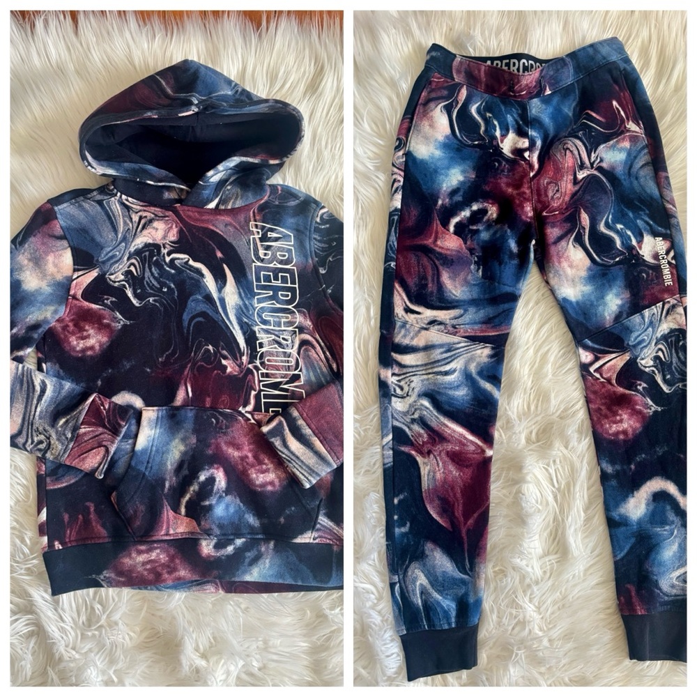 S O L D !!!!!Abercrombie Kids Blue and White Patterned Hoodie and sweatpants set
